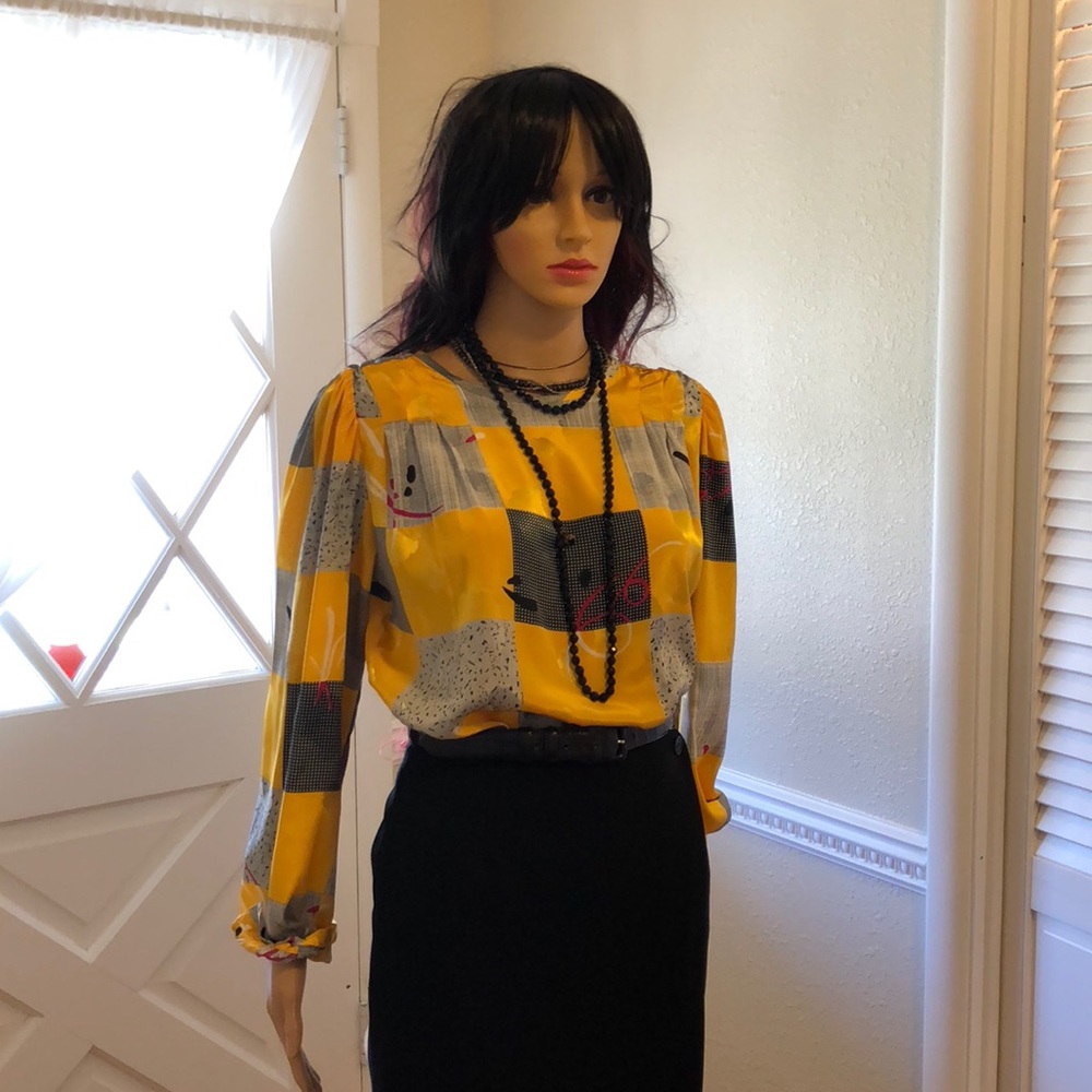 NICOLE, Beautiful TOP. Purchased k.C. Boutique.